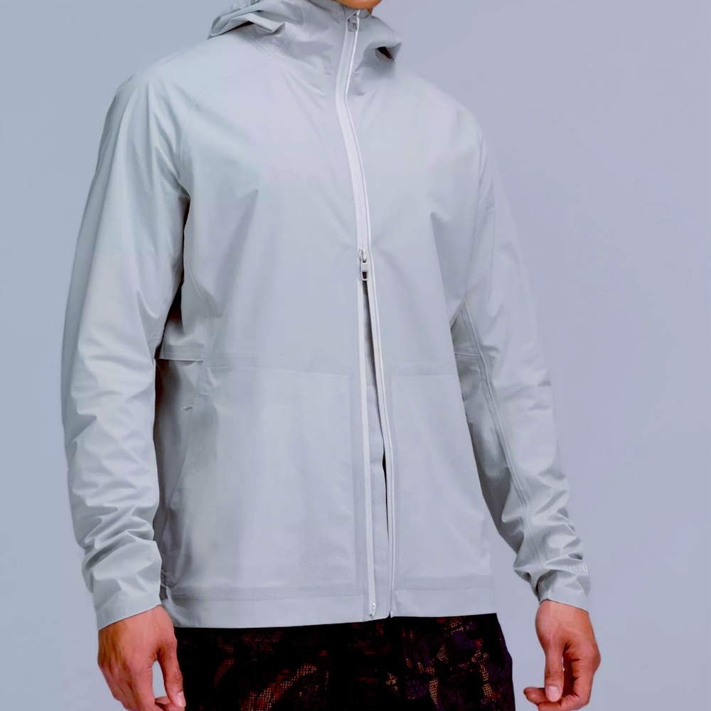 Lululemon Logo Warerproof Precipitation Breathable Reflective Rain Jacket NWT XL